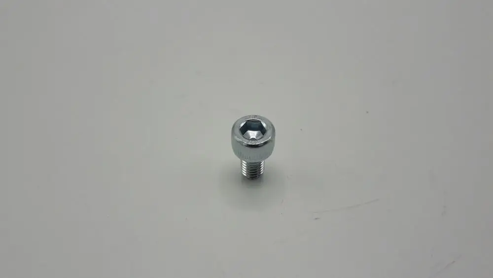 Remeha Rohr-Clip, metallisch, sechskantiger Kopf für Schraubwerkzeuge, mit Gewinde, auf hellgrauem Untergrund positioniert.
